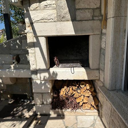 Romantic Stone- Studio apartman Omiš Esterno foto