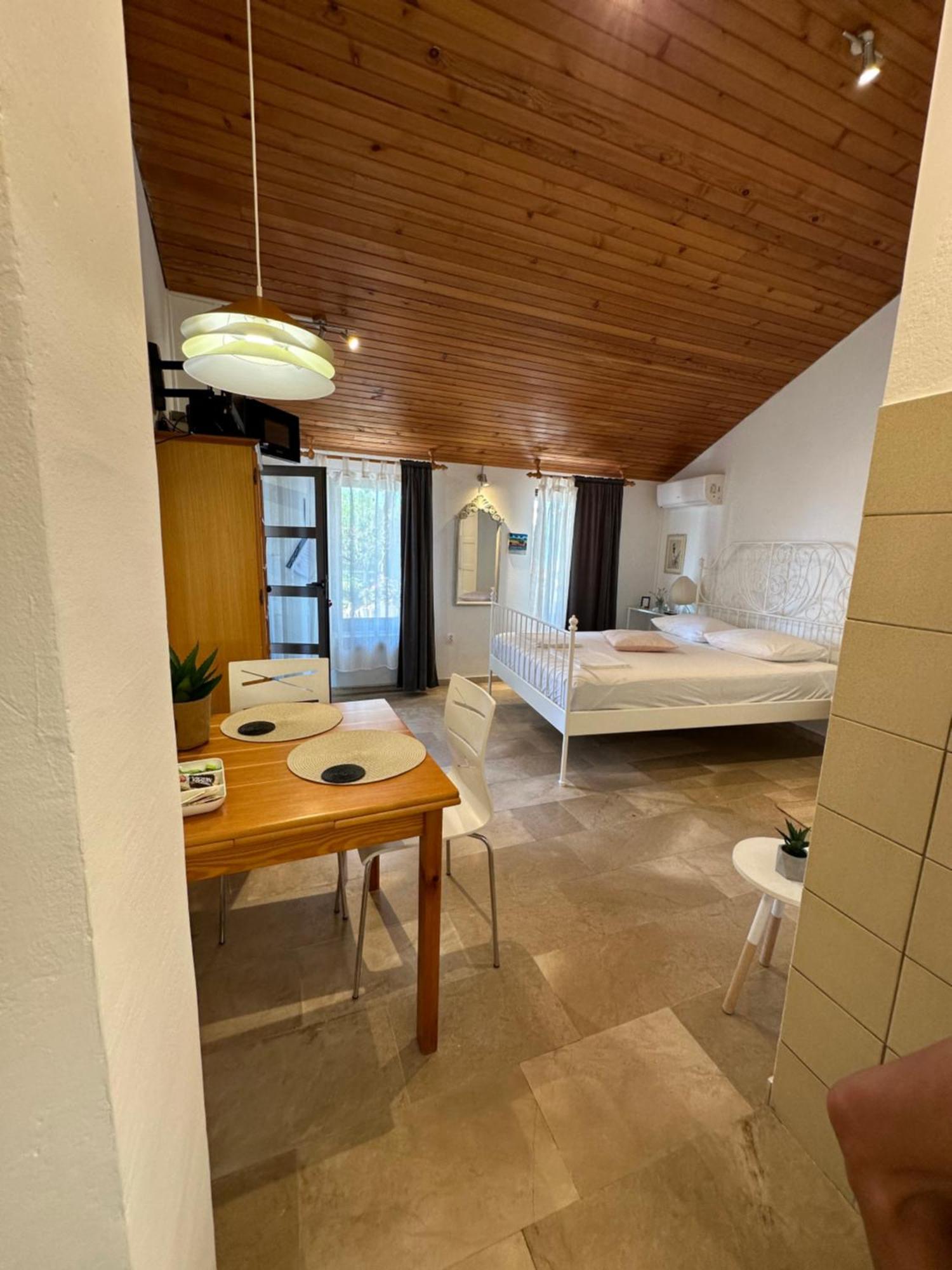 Romantic Stone- Studio apartman Omiš Esterno foto